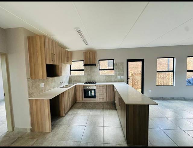 4 BEDROOM HOUSE FOR SALE IN WITBANK CENTRAL